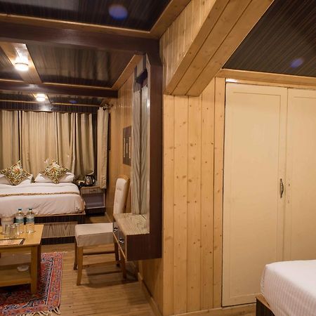 Sonāmarg Hotel Imperial Resorts מראה חיצוני תמונה